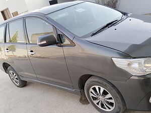 Second Hand Toyota Innova 2.5 G BS IV 8 STR in Sriganganagar