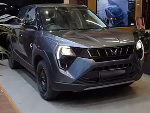 Second Hand महिंद्रा xuv300 MX1 1.2 पेट्रोल in कन्नूर