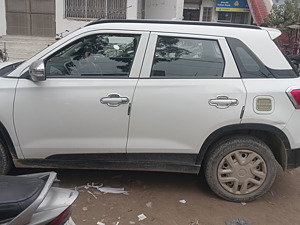 Second Hand Maruti Suzuki Vitara Brezza LXi in Sheohar