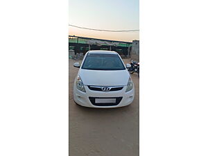 Second Hand Hyundai i20 Sportz 1.4 CRDI in Banaskantha