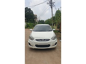 Second Hand Hyundai Verna Fluidic 1.6 CRDi SX in Rajahumundry