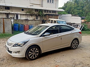 Second Hand Hyundai Verna SX 1.6 VTVT in Guwahati