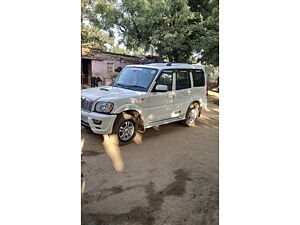 Second Hand Mahindra Scorpio VLX 2WD AT BS-IV in Churu