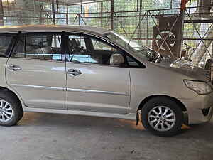 Second Hand टोयोटा इनोवा 2.5 vx 8 str bs-iv in रुद्रपुर