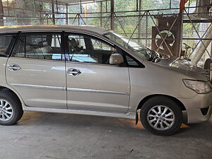 Second Hand Toyota Innova 2.5 VX 8 STR BS-IV in Rudrapur