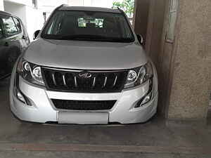 Second Hand महिंद्रा XUV500 w8 in ग्रेटर नोएडा