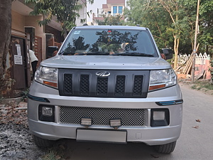 Second Hand महिंद्रा tuv300 t4 प्लस in ग्रेटर नोएडा