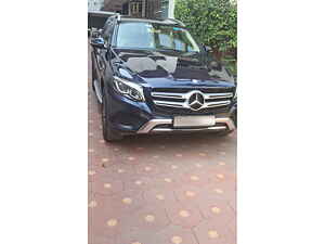 Second Hand मर्सिडीज़ बेंज़ GLC 300 प्रोग्रेसिव in दिल्ली