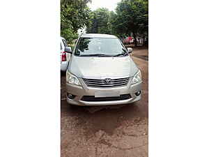 Second Hand टोयोटा इनोवा 2.5 gx 8 str bs-iii in भावनगर