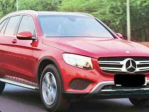 Second Hand मर्सिडीज़ बेंज़ GLC 220 डी प्रोग्रेसिव in दिल्ली