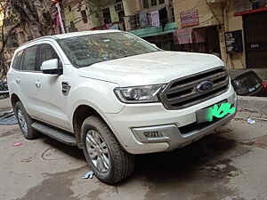 Second Hand Ford Endeavour Trend 2.2 4x2 AT in Delhi