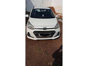 Second Hand Hyundai Grand i10 Sportz 1.1 CRDi [2016-2017] in Sagar