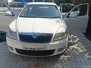 Second Hand Skoda Laura Ambiente 2.0 TDI CR MT in Sagar