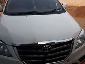 Second Hand Toyota Innova 2.5 E 7 STR in Jhunjhunu