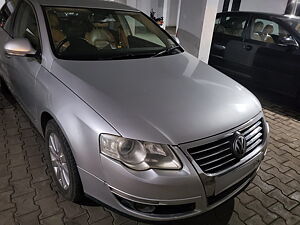 Second Hand Volkswagen Passat 2.0 PD DSG S in Pune