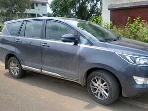 Second Hand Toyota Innova Crysta 2.4 G 8 STR in Raipur