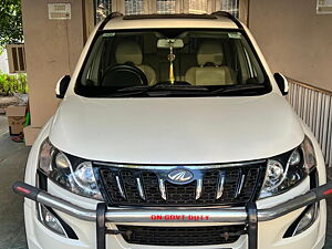 Second Hand Mahindra XUV500 W10 in Guntur