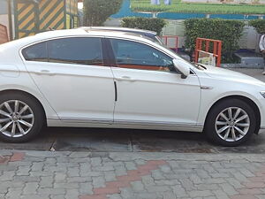 Second Hand Volkswagen Passat Highline in Delhi