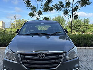 Second Hand Toyota Innova 2.5 E MS 7 STR BS-IV in Hyderabad