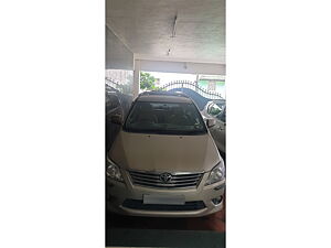 Second Hand Toyota Innova 2.0 G 8 STR BS-IV in Pondicherry