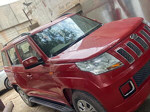 Second Hand Mahindra TUV300 T6 Plus in Delhi