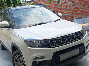 Second Hand Maruti Suzuki Vitara Brezza VDi in Greater Noida