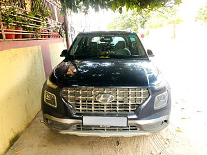 Second Hand Hyundai Venue SX (O) 1.5 CRDi Dual Tone in Vadodara