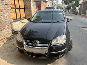 Second Hand Volkswagen Jetta Comfortline 1.9 TDI AT in Malout