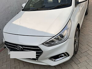 Second Hand Hyundai Verna SX (O) 1.6 CRDi  AT in Zira