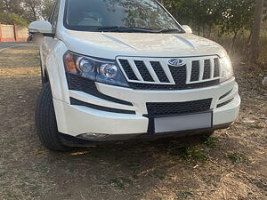 Second Hand Mahindra XUV500 W8 in Mumbai