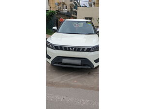 Second Hand Mahindra XUV300 W6 1.2 Petrol in Delhi