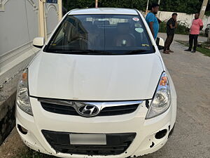 Second Hand Hyundai i20 Magna 1.4 CRDI 6 Speed in Mahbubnagar