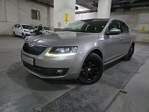 Second Hand Skoda Octavia 2.0 TDI CR Style Plus AT in Navi Mumbai
