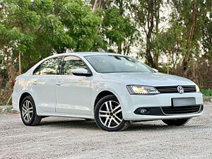 Second Hand Volkswagen Jetta Highline TDI AT in Surat