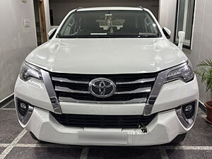 Second Hand Toyota Fortuner 2.8 4x2 AT [2016-2020] in Hyderabad