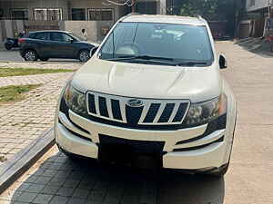 Second Hand महिंद्रा XUV500 w8 in इंदौर