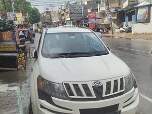 Second Hand Mahindra XUV500 W8 in Lucknow