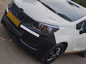 Second Hand Mahindra Marazzo M2 8 STR in Navsari