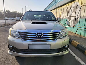 Second Hand Toyota Fortuner 3.0 4x2 MT in Navi Mumbai