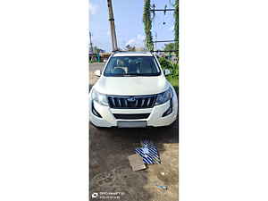 Second Hand महिंद्रा XUV500 w10 in अहमदाबाद