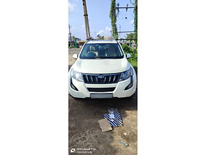 Second Hand Mahindra XUV500 W10 in Ahmedabad