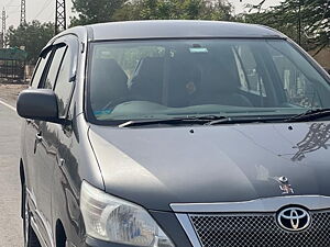 Second Hand Toyota Innova 2.5 G 7 STR BS-IV in Sriganganagar