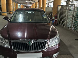 Second Hand Skoda Laura Ambition 2.0 TDI CR AT in Mumbai