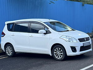 Second Hand Maruti Suzuki Ertiga ZXi in Navi Mumbai