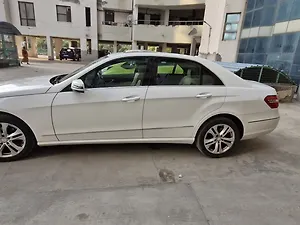Second Hand मर्सिडीज़ बेंज़ E-क्लास e200 in गुड़गांव
