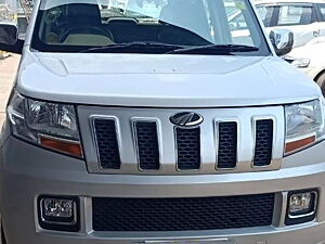 Second Hand Mahindra TUV300 T8 in Faridabad