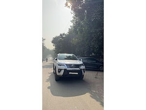 Second Hand Toyota Fortuner 2.8 4x2 MT in Noida