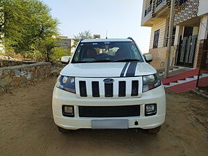 Second Hand Mahindra TUV300 T10 in Dausa