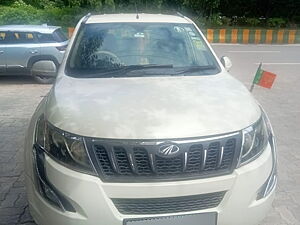 Second Hand Mahindra XUV500 W4 in Greater Noida