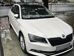 Second Hand Skoda Superb L&K TSI AT in Delhi